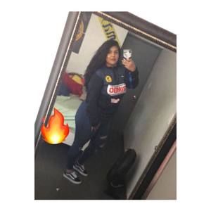 Meet your Posher, Mayra